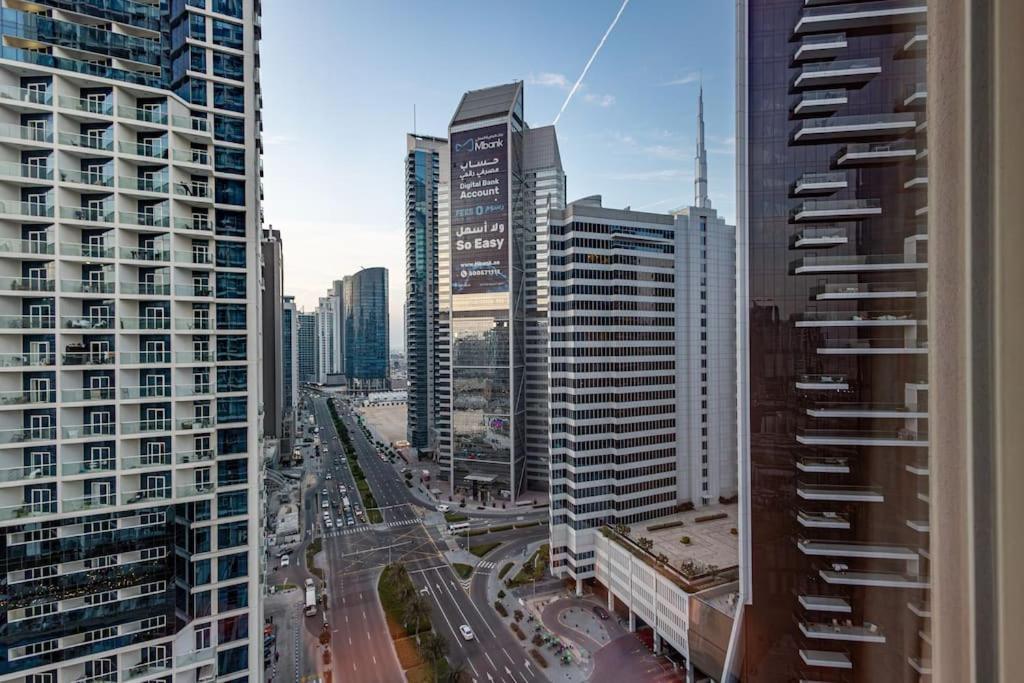 Spacious With Pool - Canal & Burj Views Apartamento *