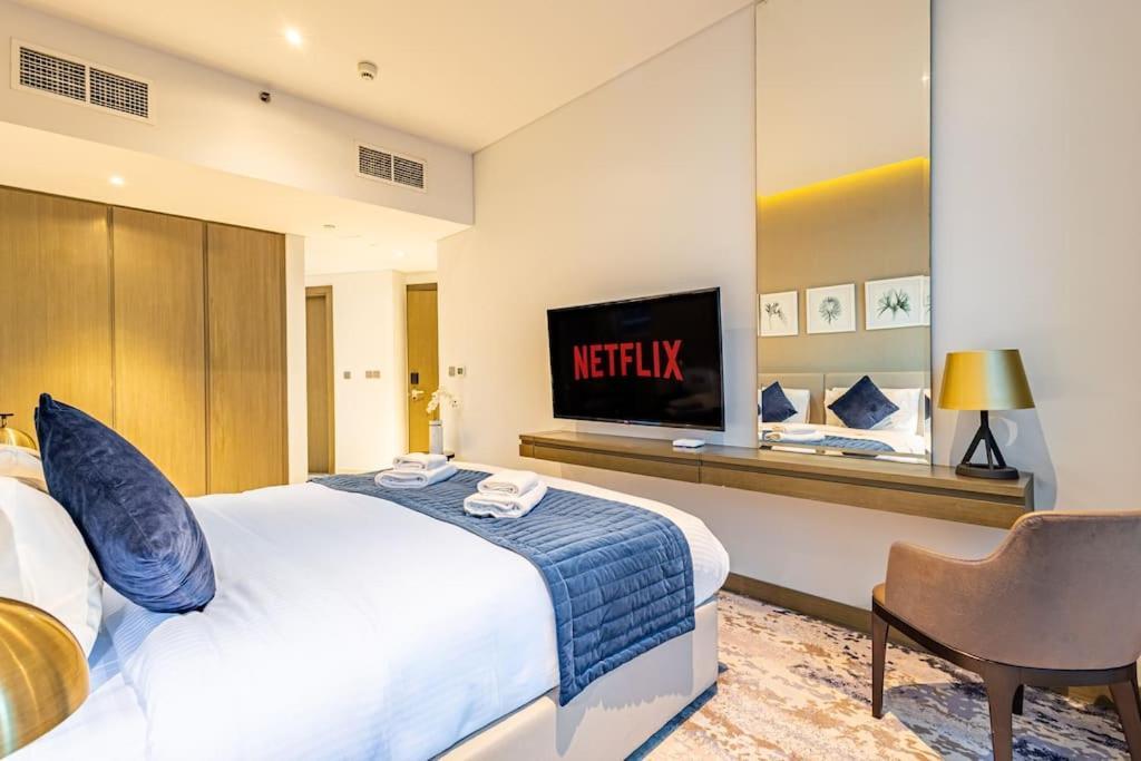 Spacious With Pool - Canal & Burj Views * Dubái