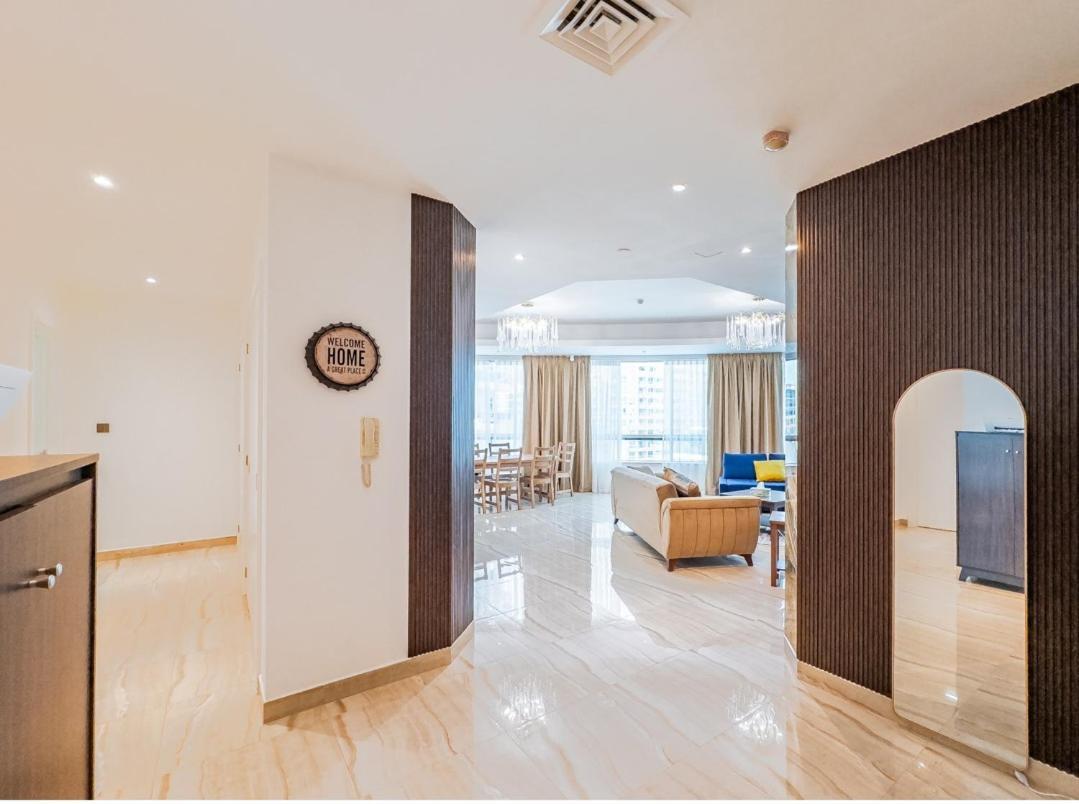 Female Joyful Journeys Privat bolig Dubai