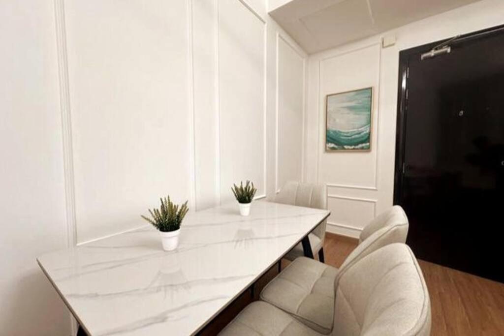 Stunning Newly Furnished Marina * Dubaï