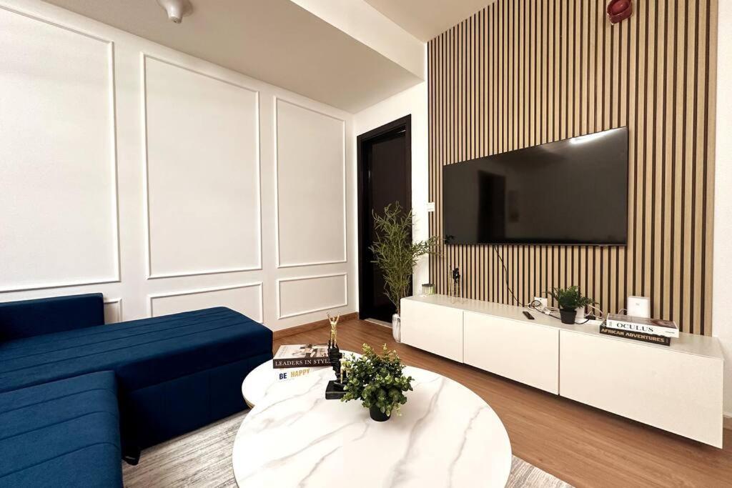 Stunning Newly Furnished Marina Appartement