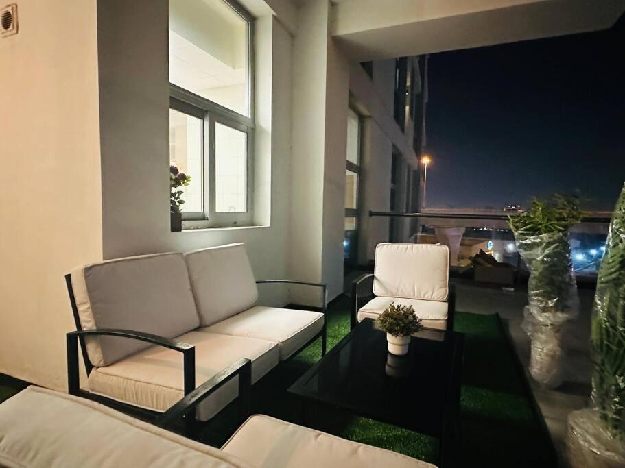 Stunning Newly Furnished Marina * Dubaï