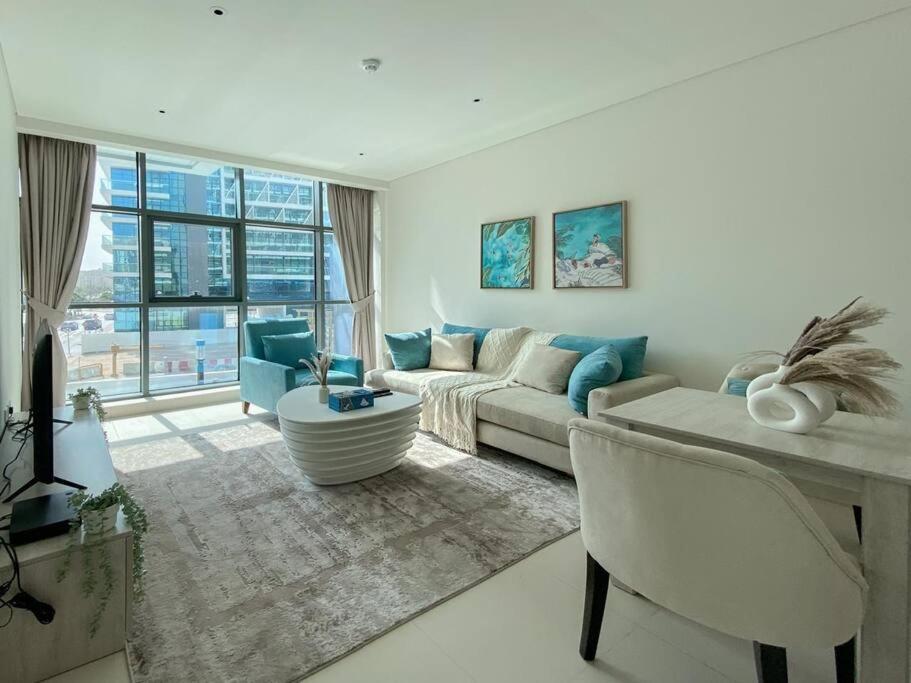 1 Bedroom 65m2, Infinity Pool, West Beach, Noise Insulation Apartament *