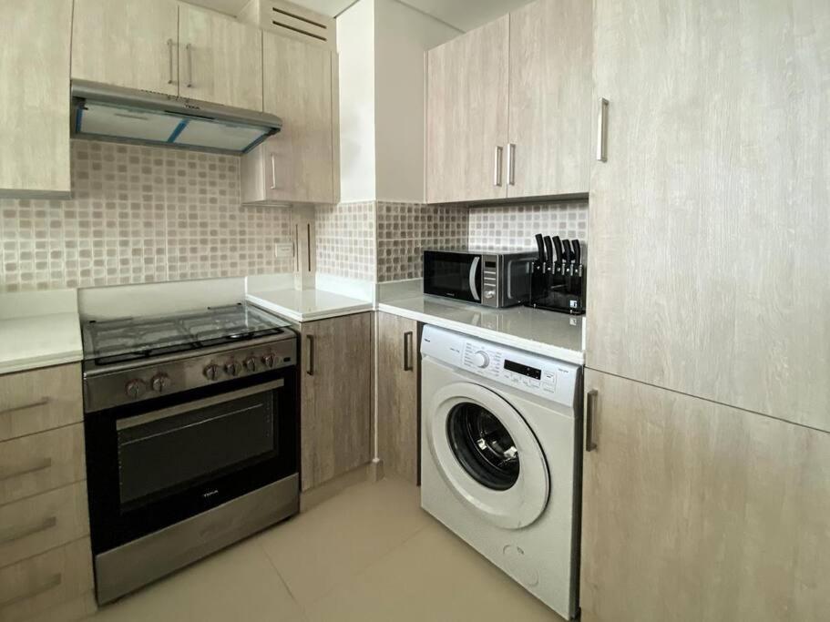 1 Bedroom 65m2, Infinity Pool, West Beach, Noise Insulation