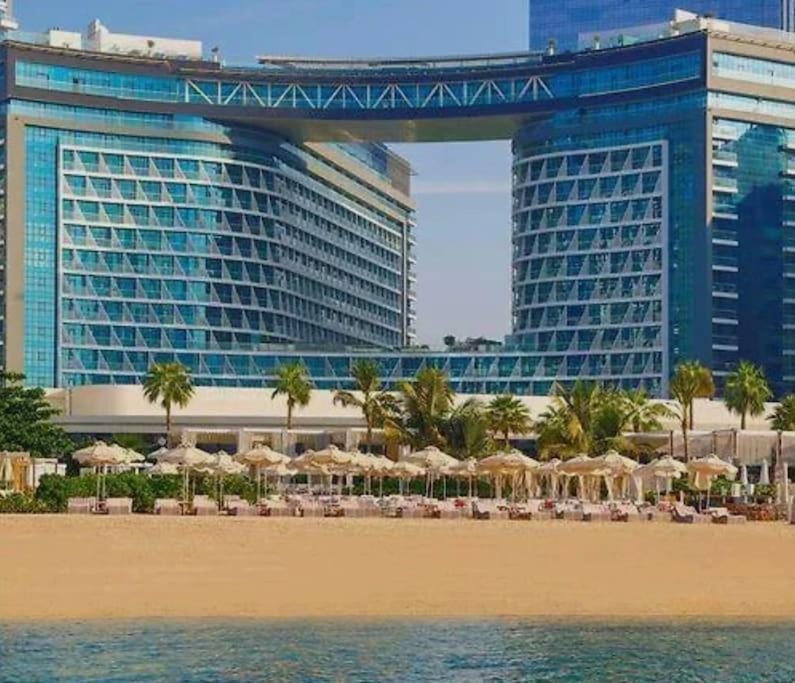 1 Bedroom 65m2, Infinity Pool, West Beach, Noise Insulation *