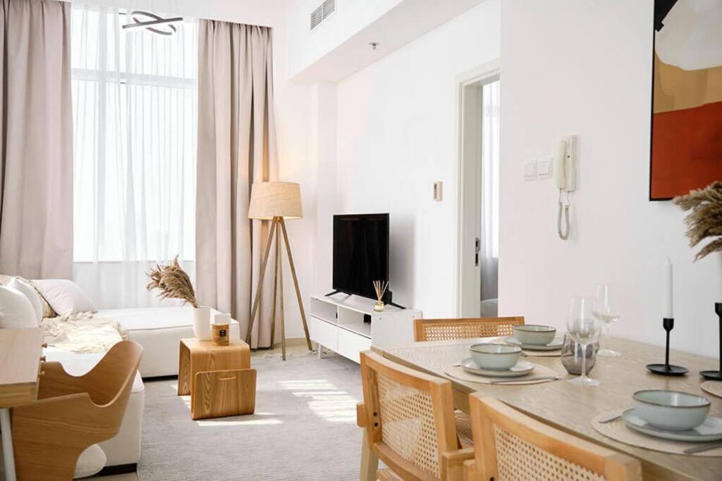 Modern 1-bedroom In Marina Botanica Tower Appartement Dubaï