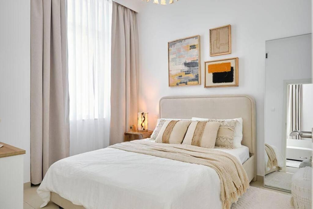 Modern 1-bedroom In Marina Botanica Tower