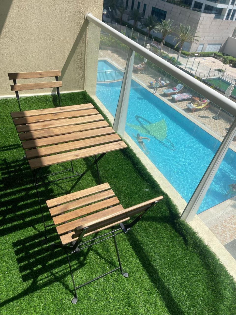 Ultimate Luxury Apt Near Metro! Apartemen *