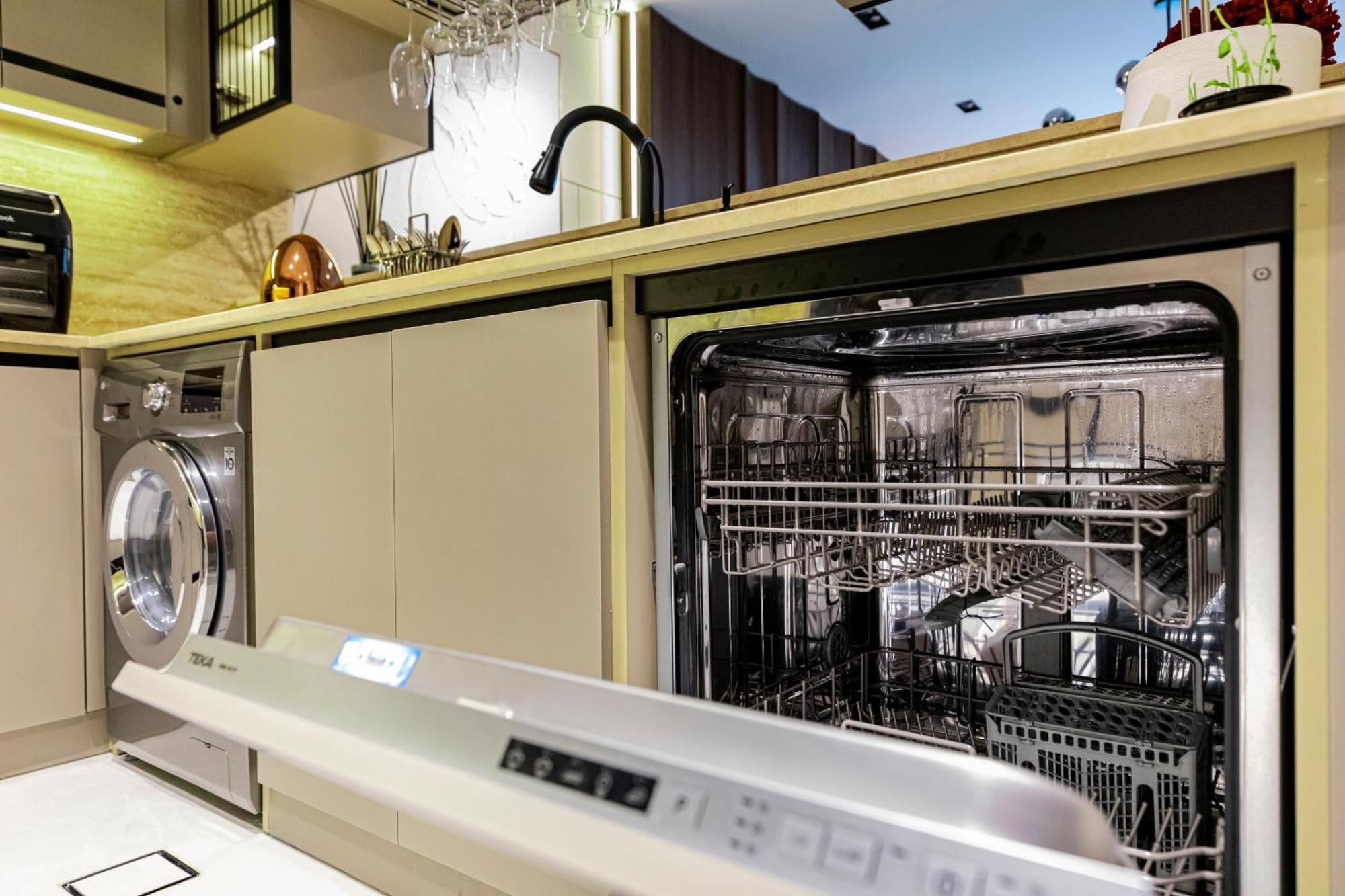 Apartemen Vip Experience Downtown At Boulevard T2 - Burj Khalifa View - Modern Luxury *