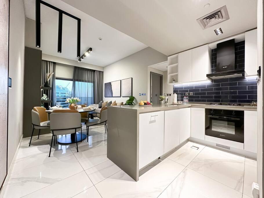 Appartement Sky High Comfort 1br Study With And Canal Views Dubaï