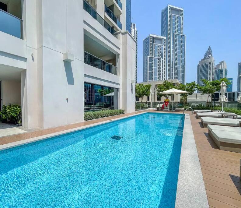 Iconic 2br With Burj Khalifa And Fountain Views - Next To Opera And Near Mall Apartment Dubai