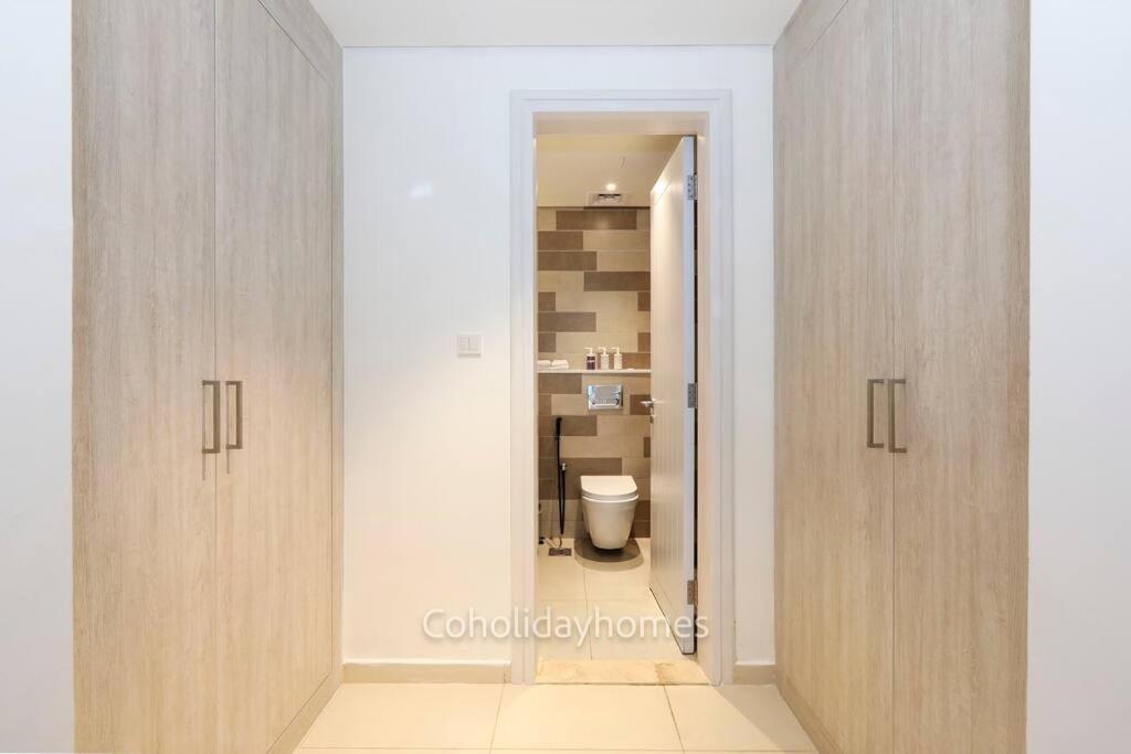 Appartamento 1 Bedroom Rooftop Infinity Pool & Padel Court