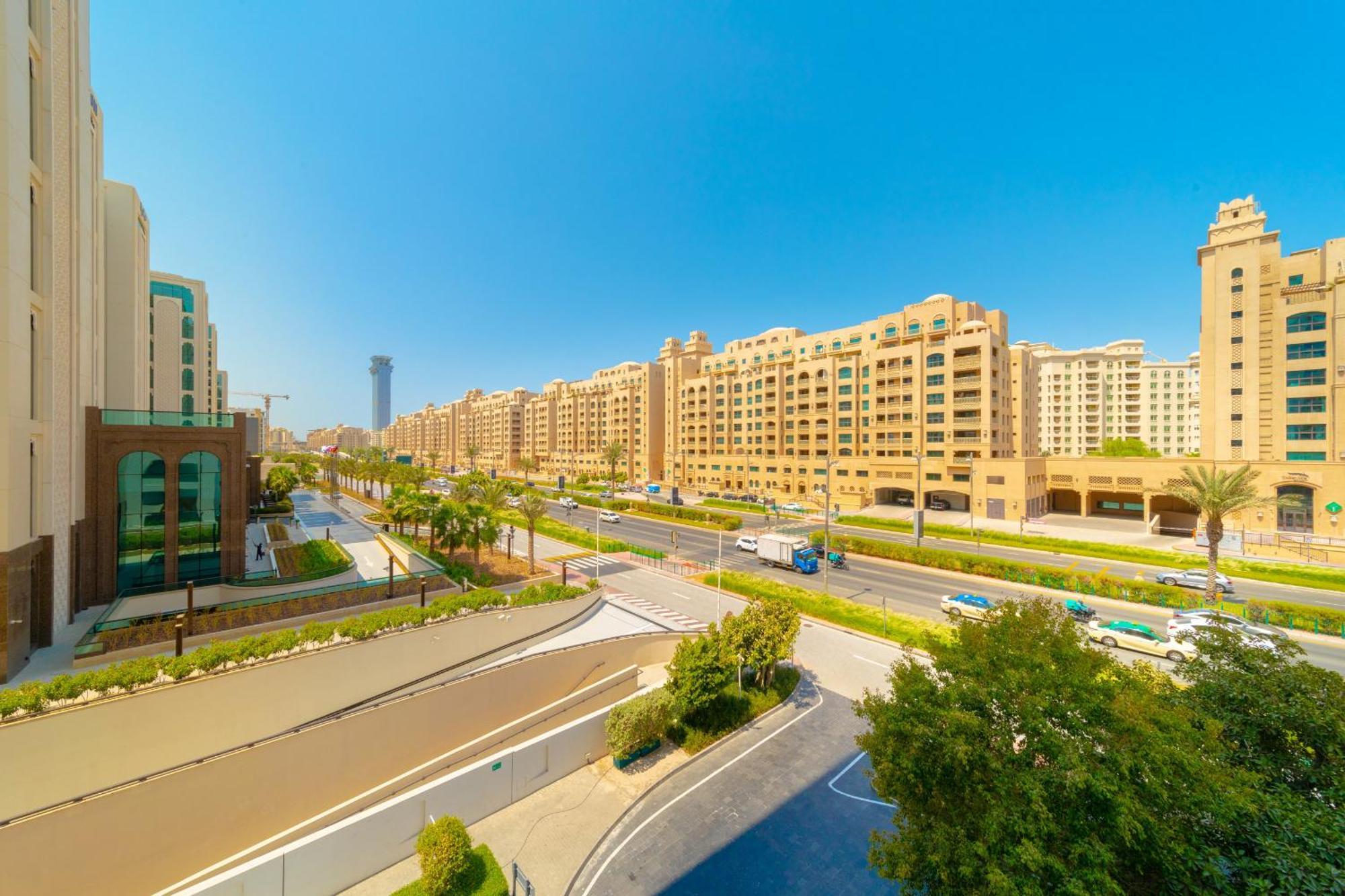 Luxury 3bdr Apartment, Pool & Access Appartement