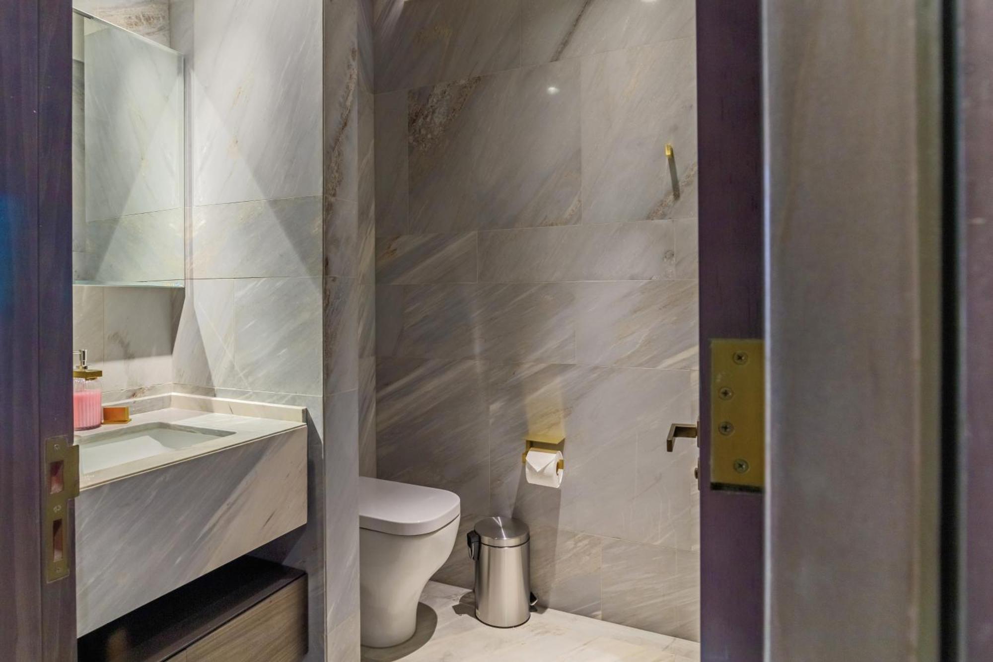 Luxury 3bdr Apartment, Pool & Access * Dubaï