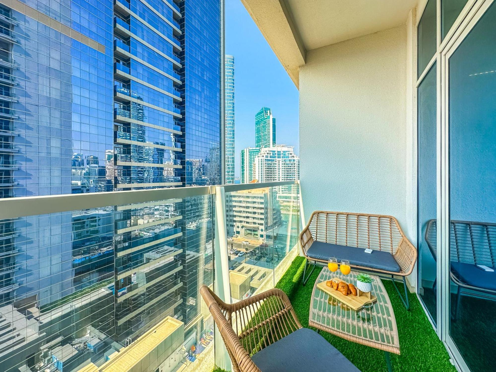 Super Luxury Flat Desing With Sea, Marina And Pool View Appartement Dubaï