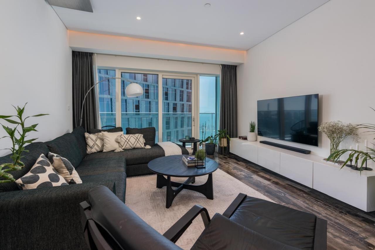 Luxurious 1bhk Damac Heights Marina Apartamento