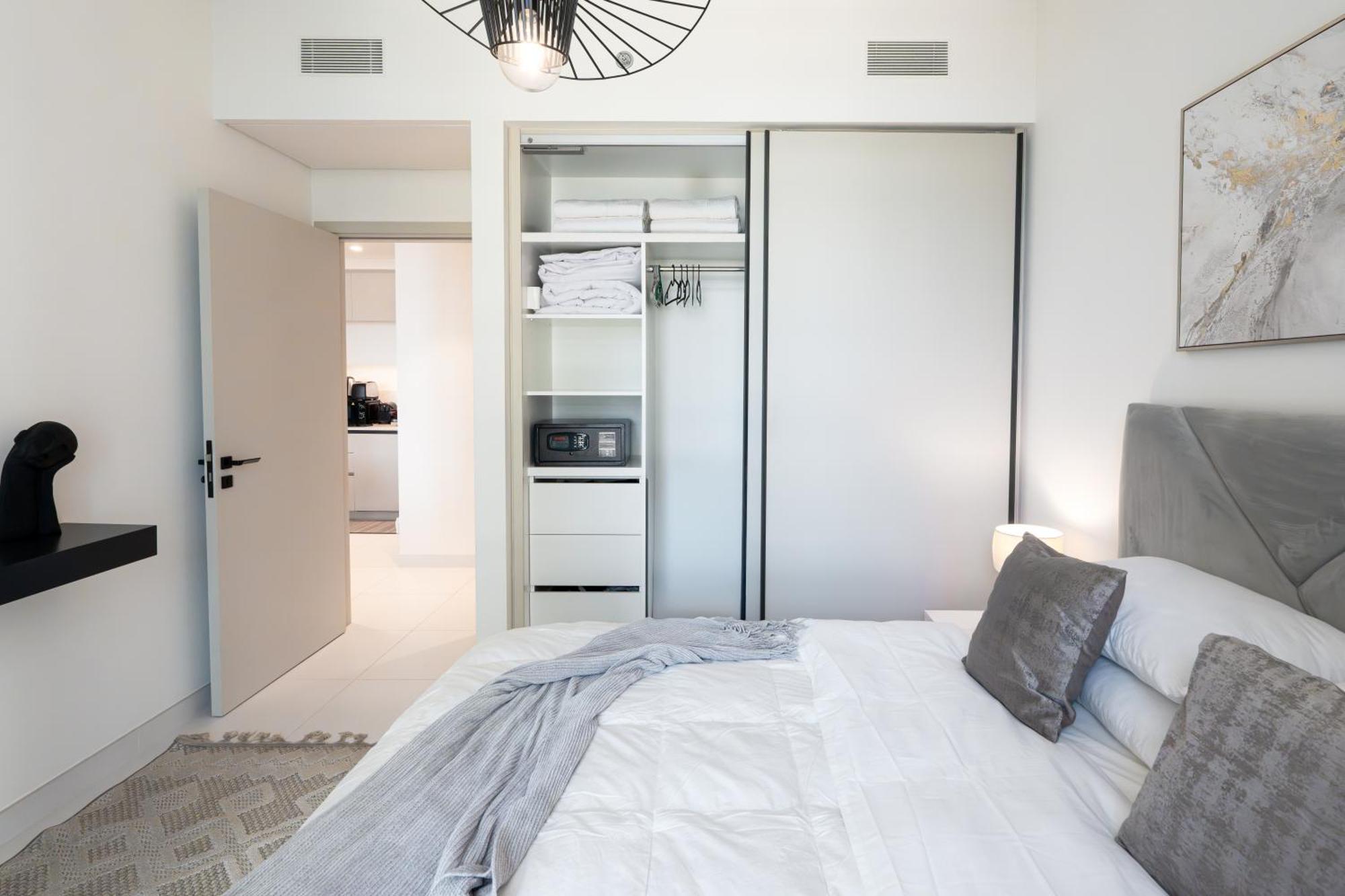Pure Voyage Beachfront Dubaï