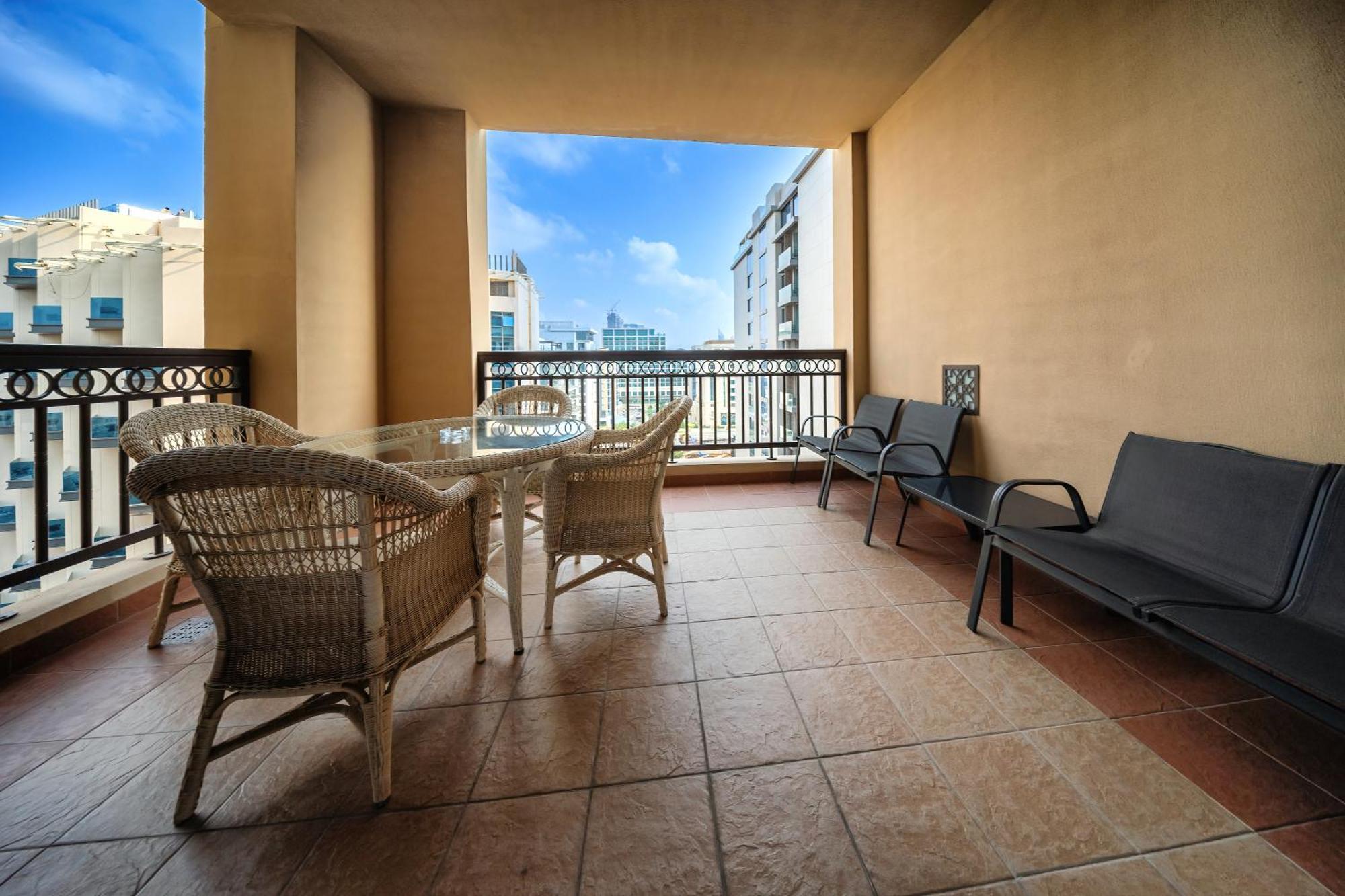 Spacious Family On The Palm Apartamento
