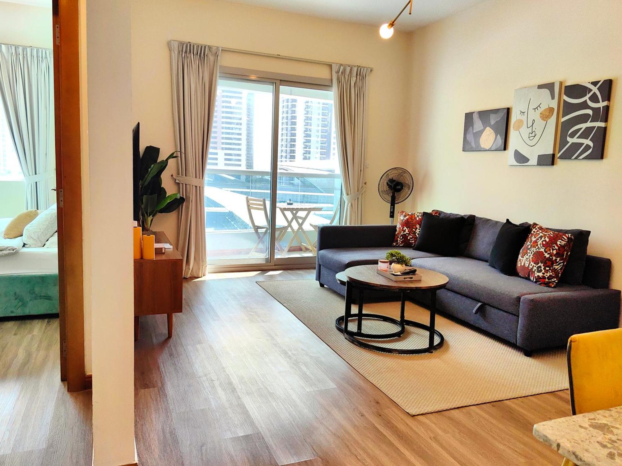 1 Bedroom Renovated In Marina Diamond 3 Close To Tram And Metro Apartamento Dubái