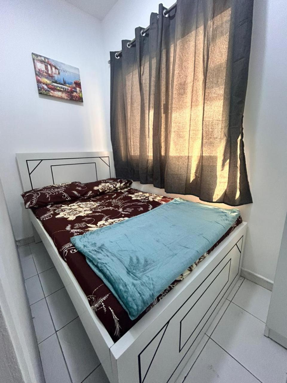 Decent Unisex Private In Rolla Street Bur * Dubái