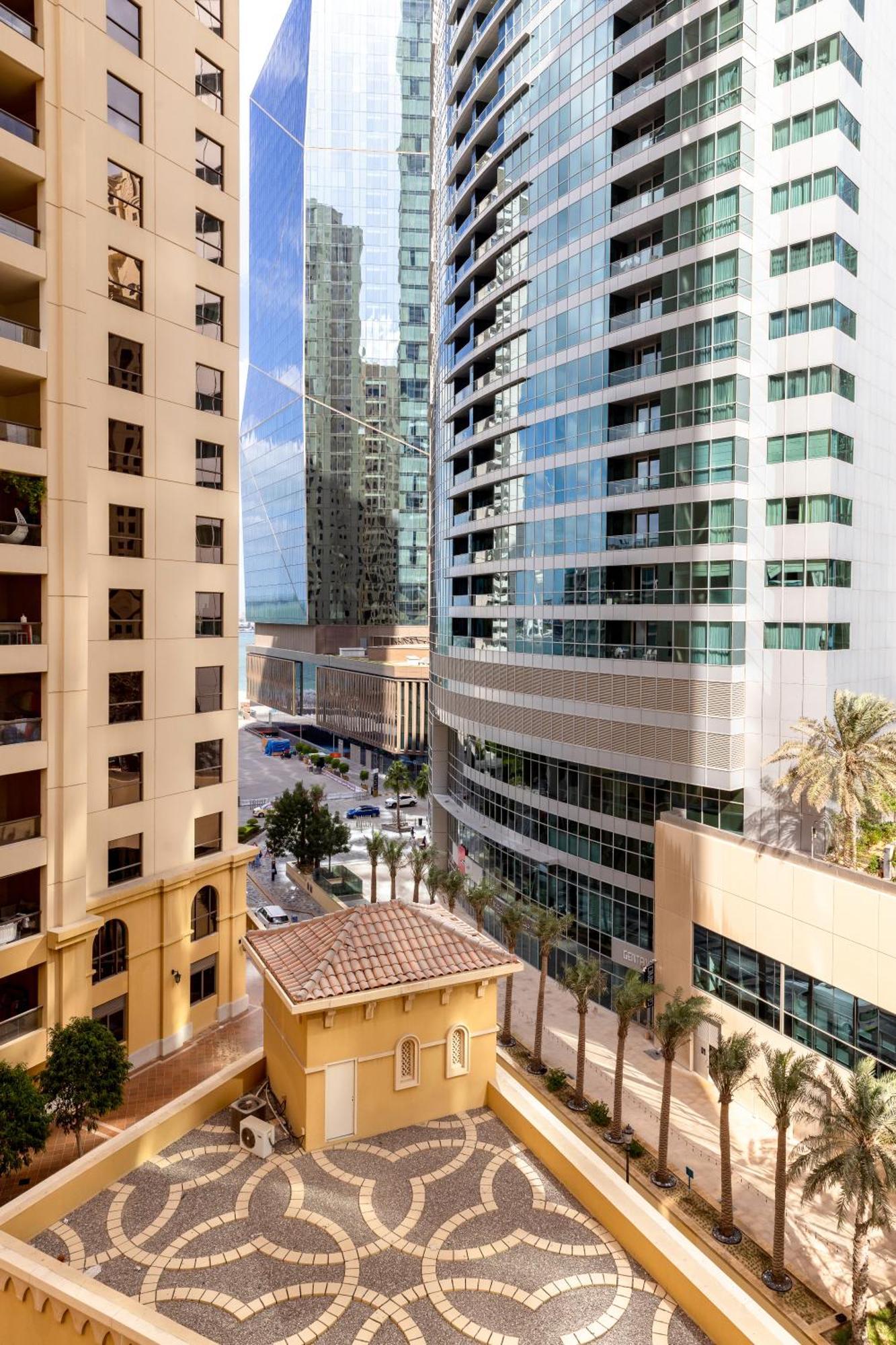 Beautiful 1 Bedroom By The Jbr Beach! Bahar Lägenhet
