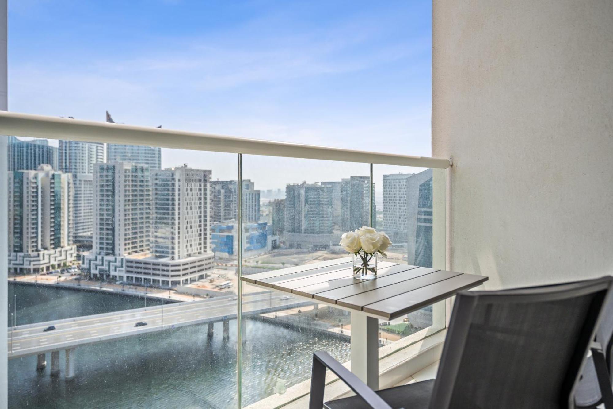 Appartement Stylish Business Bay With Canal View