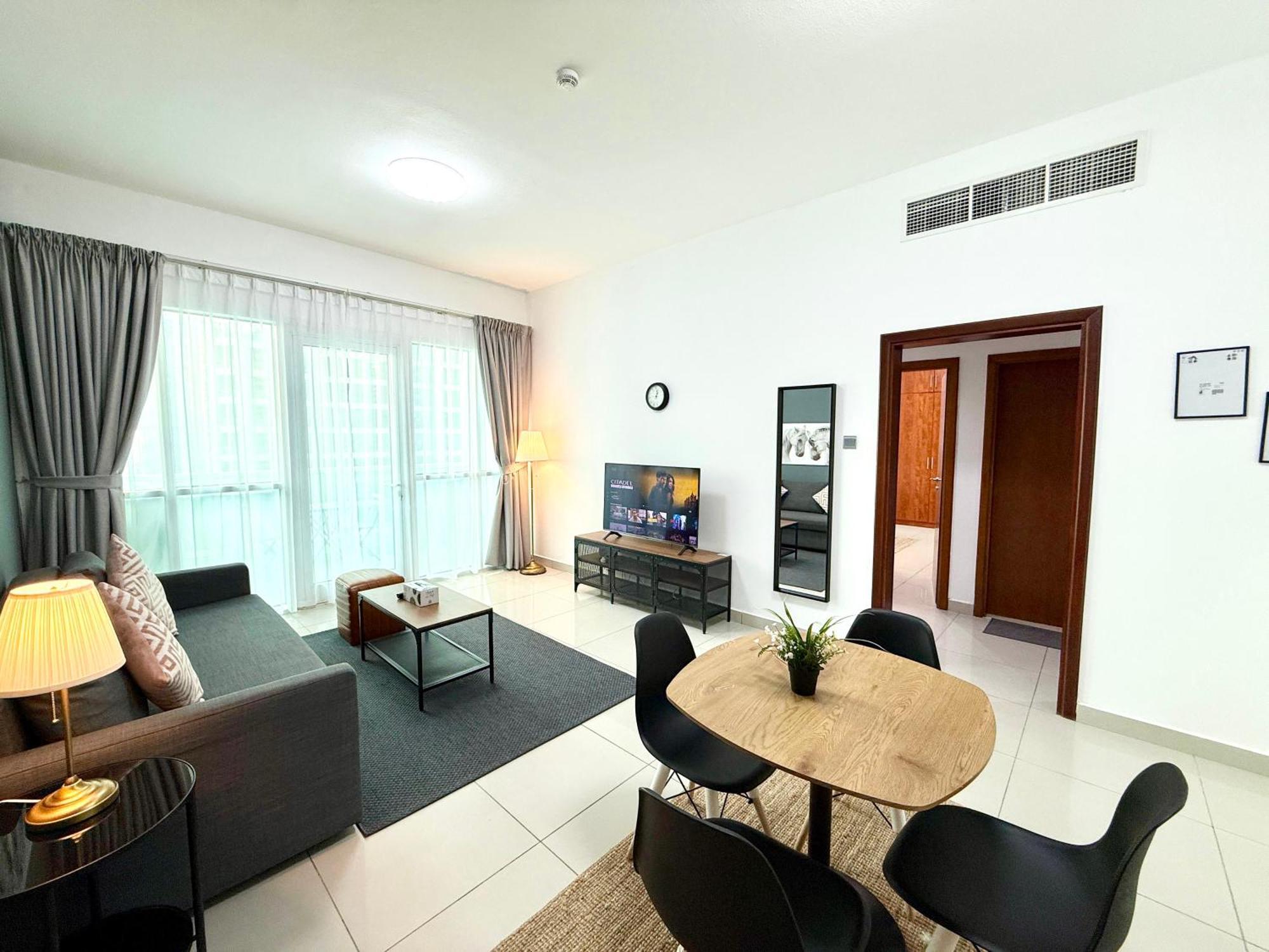 Appartement Stunning Views 1 Bedroom Flat, Near & Tram With Free Parking In Marina