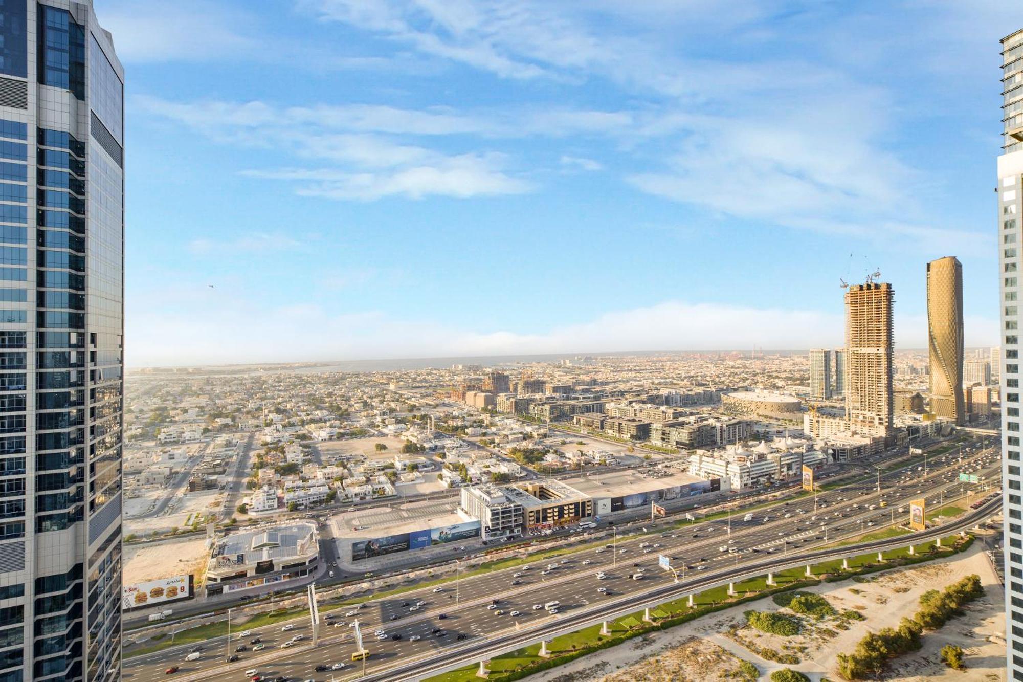 Pool In The Clouds With Burj Khalifa View, 2br In Paramount Midtown Appartement Dubaï