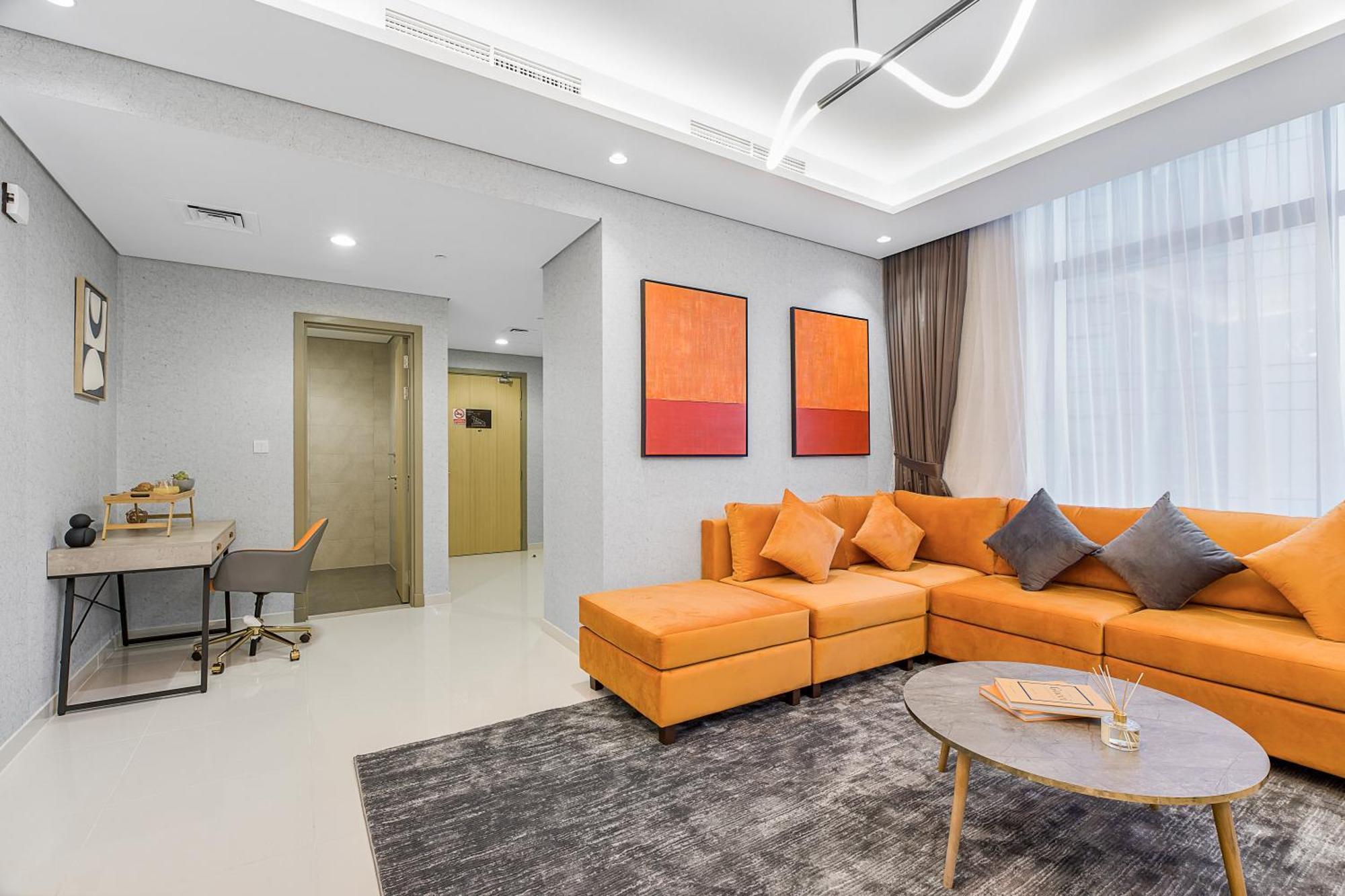 Pool In The Clouds With Burj Khalifa View, 2br In Paramount Midtown Dubaï