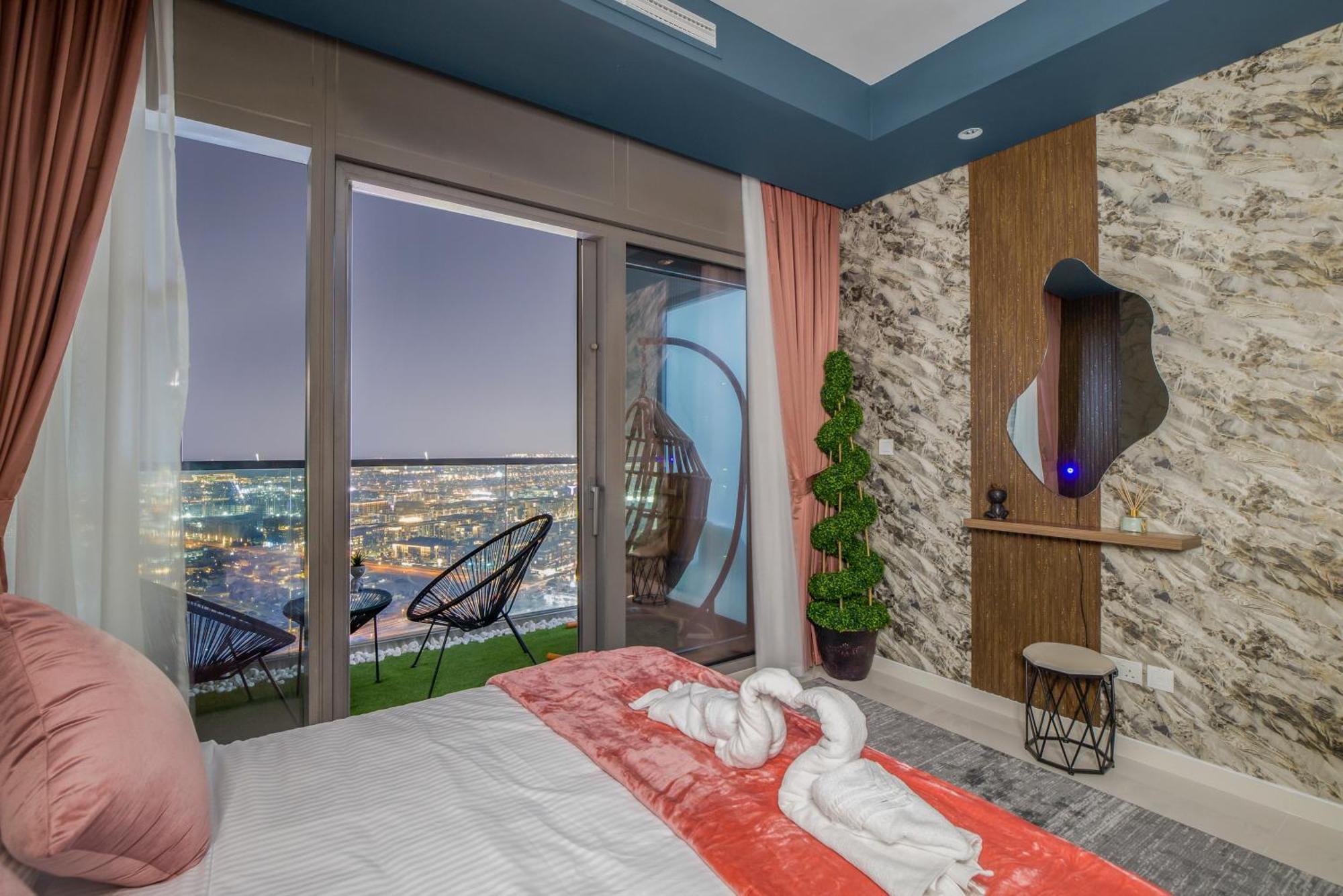 Pool In The Clouds With Burj Khalifa View, 2br In Paramount Midtown Lägenhet