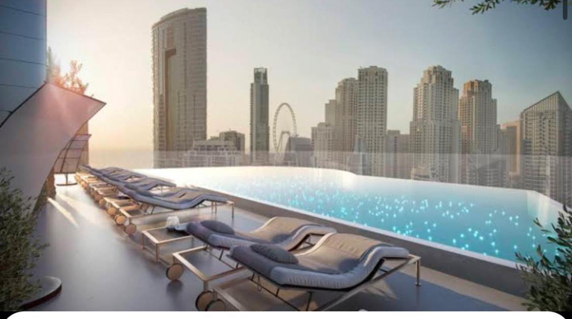 With Stunning Marina And Eye View Appartement