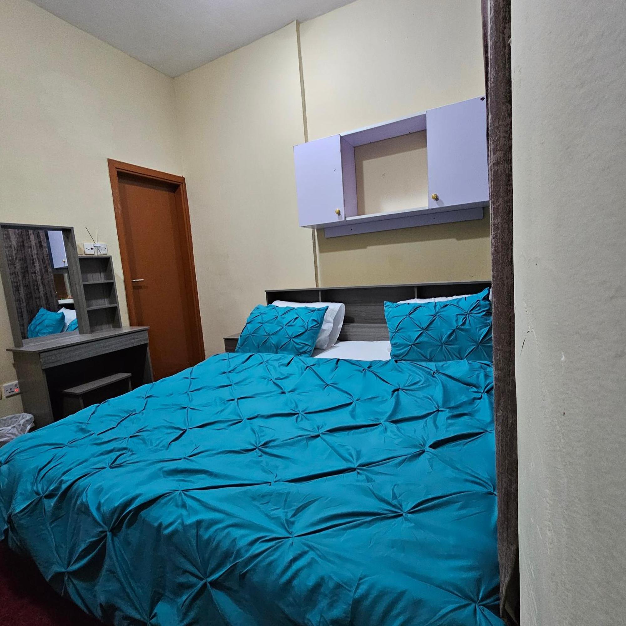 Benitah Partitions And Family Room * Dubaï