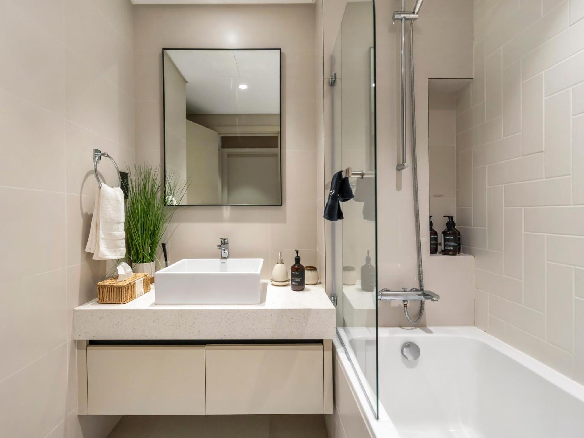 Cozy One Bedroom On The In Harbour - Prestige Retreats