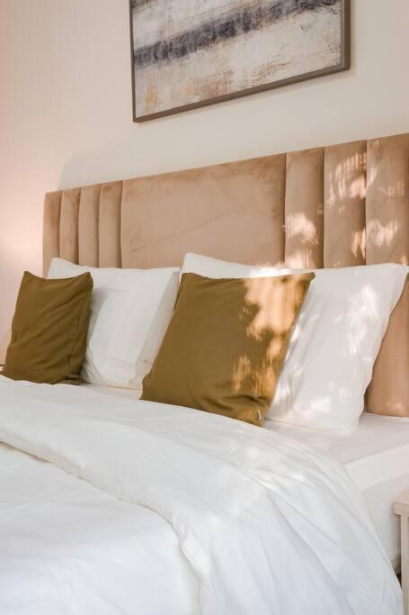 Cozy With Garden Views In Nad Al Sheba Dubaï