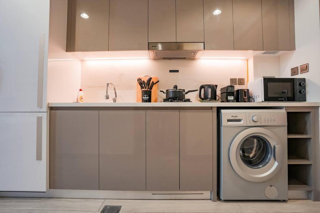 Cozy With Garden Views In Nad Al Sheba Appartement
