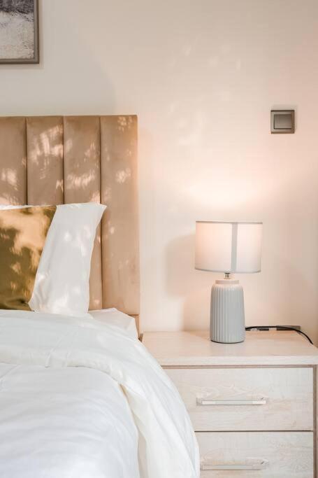 Cozy With Garden Views In Nad Al Sheba Appartement Dubaï