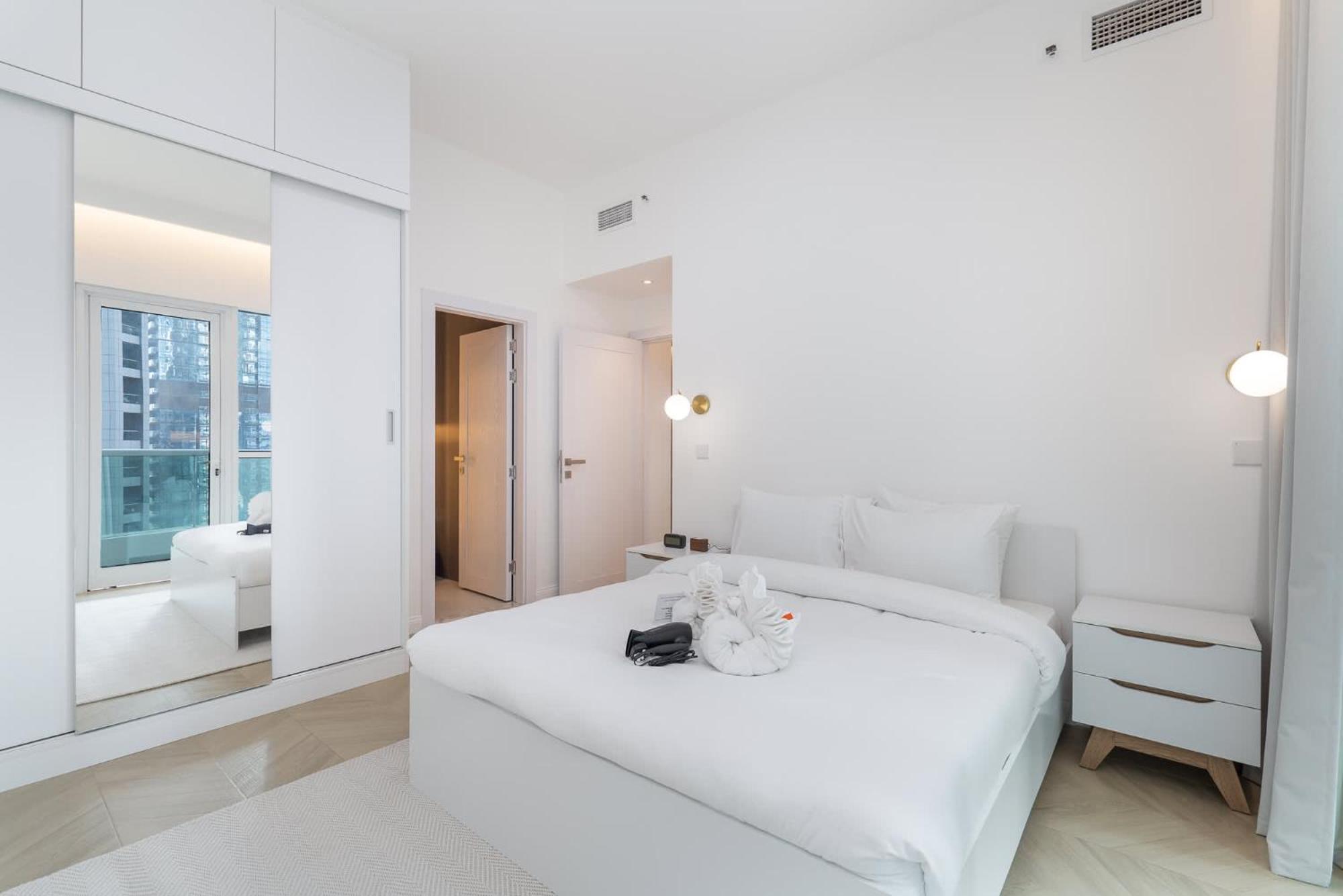 A Fabulous 1 Bedroom In Marina Pinnacle Apartamento Dubai