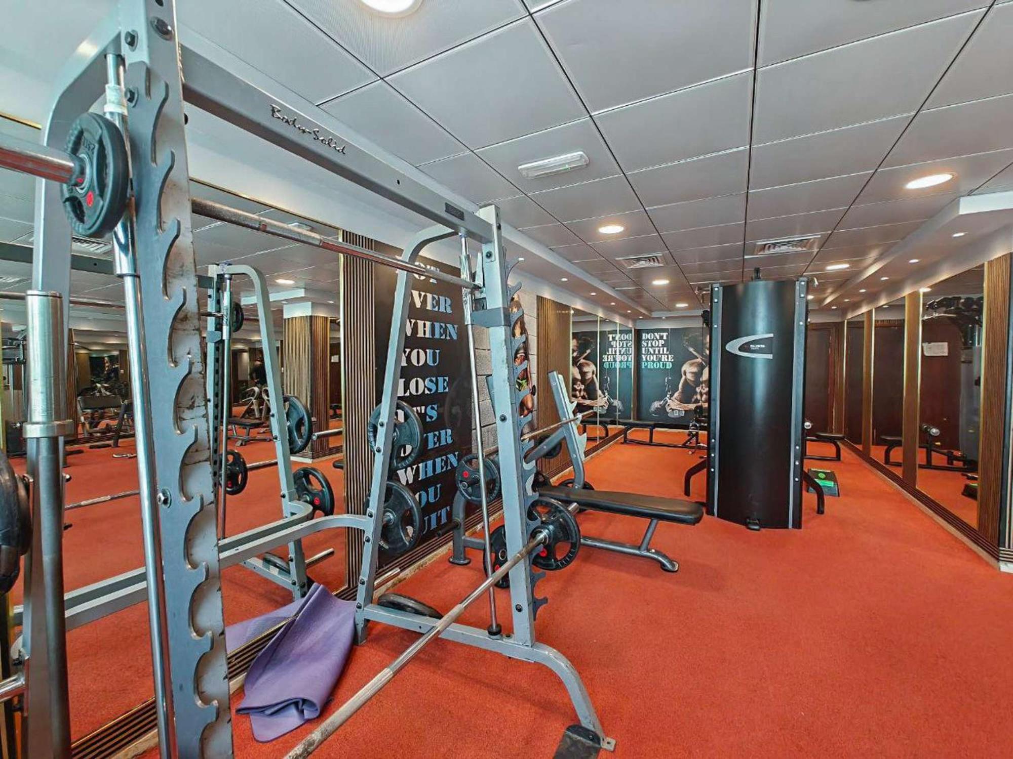A Fabulous 1 Bedroom In Marina Pinnacle * Dubai