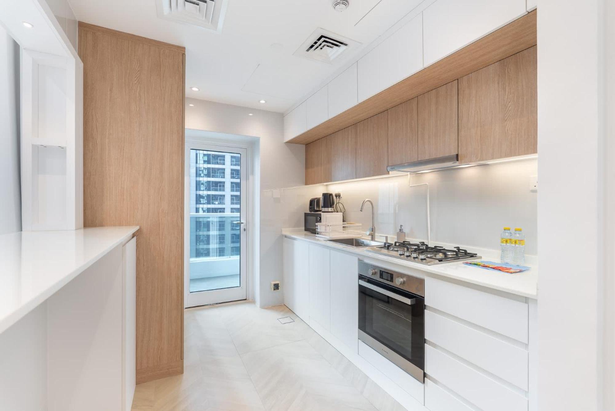 A Fabulous 1 Bedroom In Marina Pinnacle
