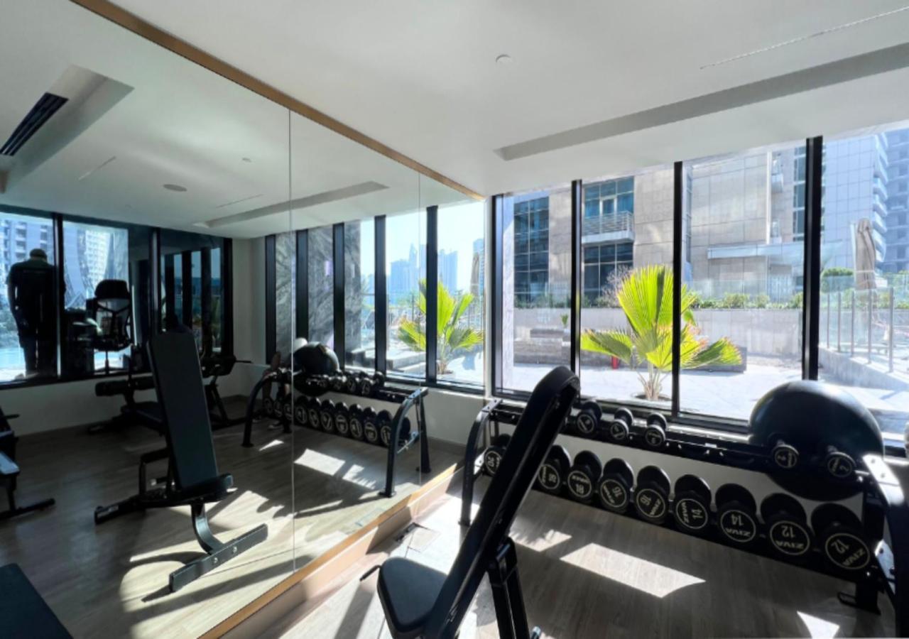 Luxury 2br Burj View & Jacuzzi