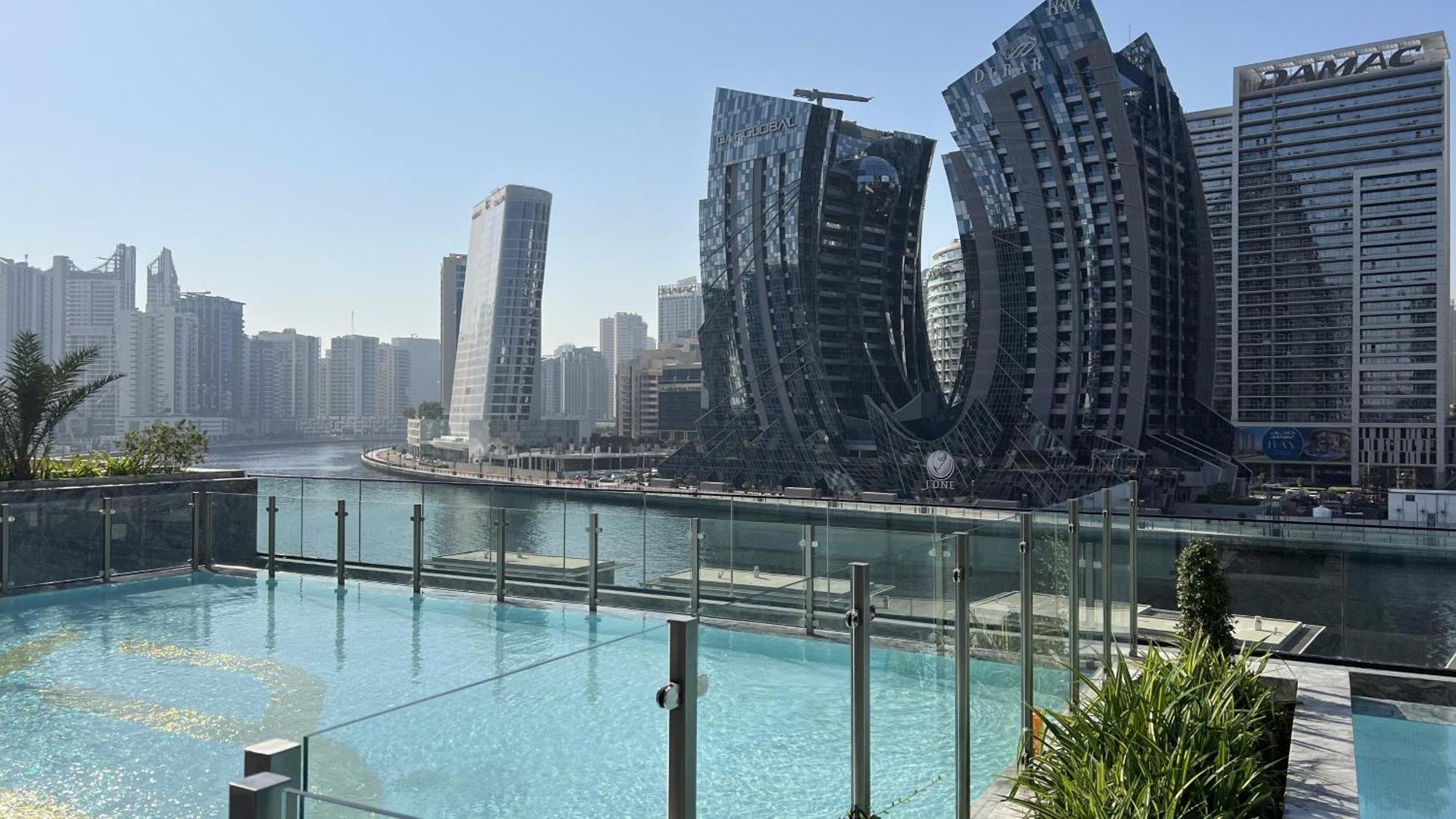 Luxury 2br Burj View & Jacuzzi Appartement *