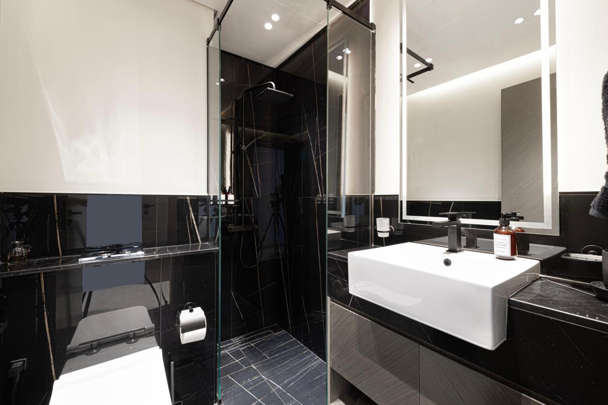 Luxury 2br Burj View & Jacuzzi Appartement *