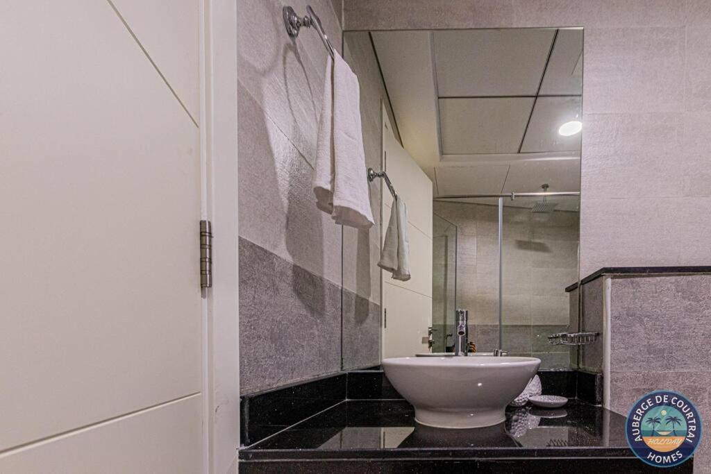 Elegant 3br Duplex Crystal *