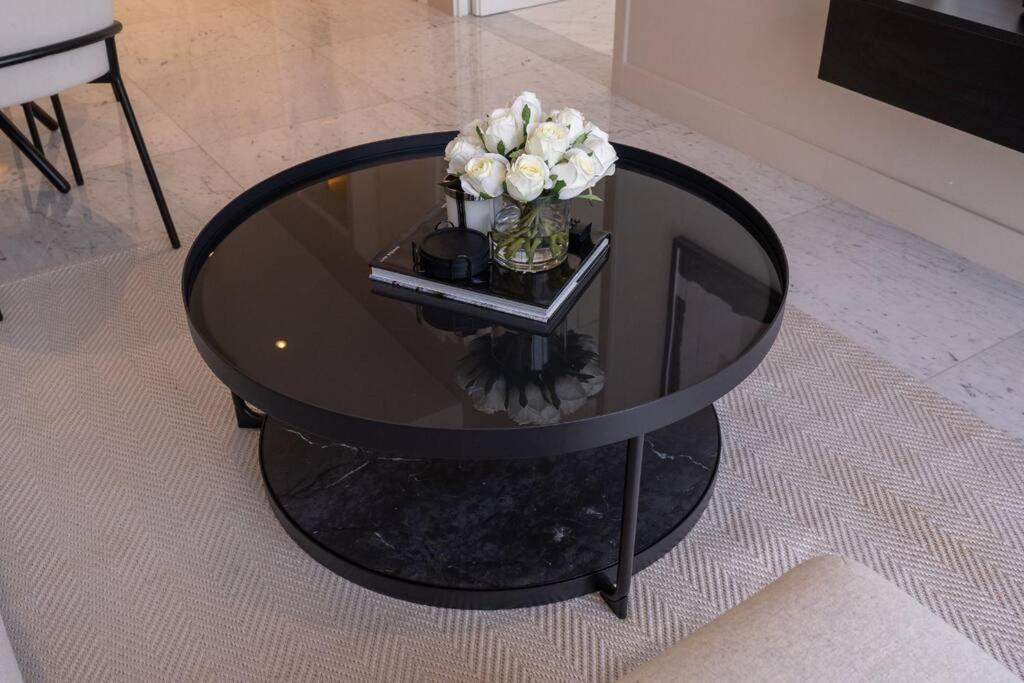 Exquisite In Downtown Burj Khalifa Views With Stunning Pool Apartamento