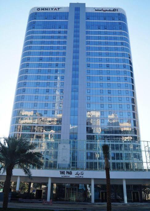 Exquisite In Downtown Burj Khalifa Views With Stunning Pool Apartamento Dubai