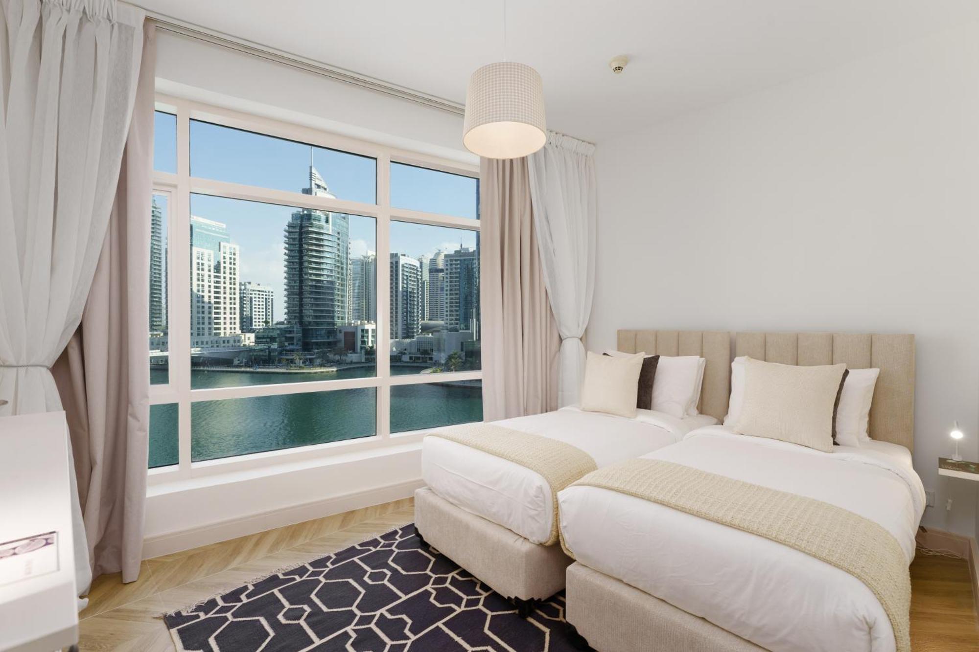 Maison Privee - Blissful Living With Marina Waterfront Views Dubai