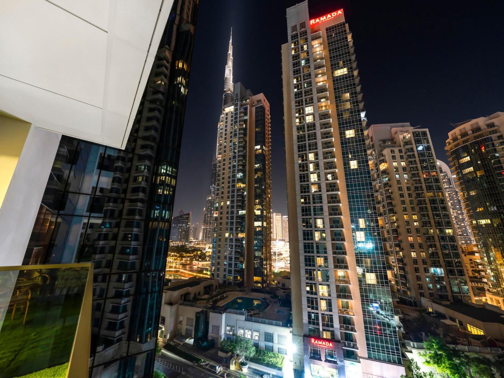 Apartamento Luxurious & Spacious 2br L Burj & Fountain Views L Walk To Mall L Pool L Gym *