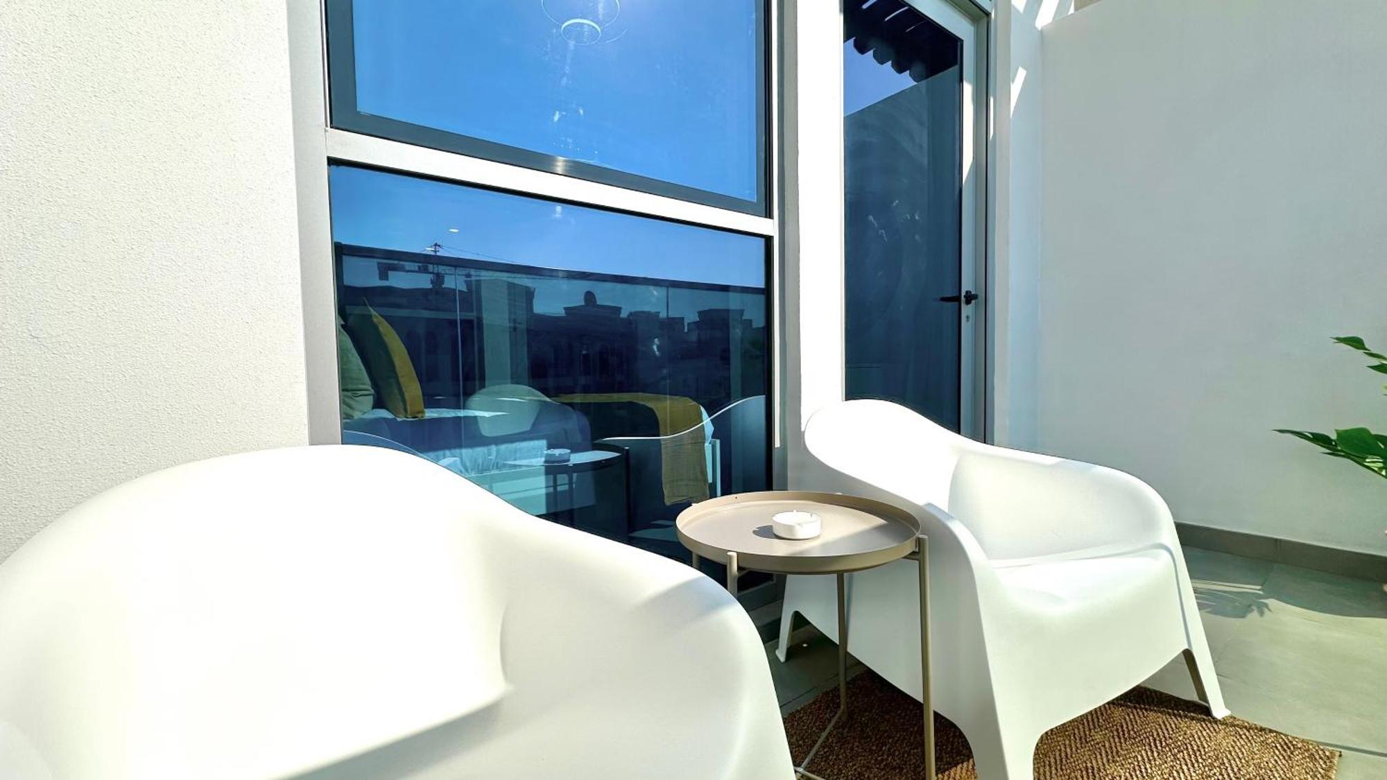 Luxury Bright Near With Pool View Appartement *