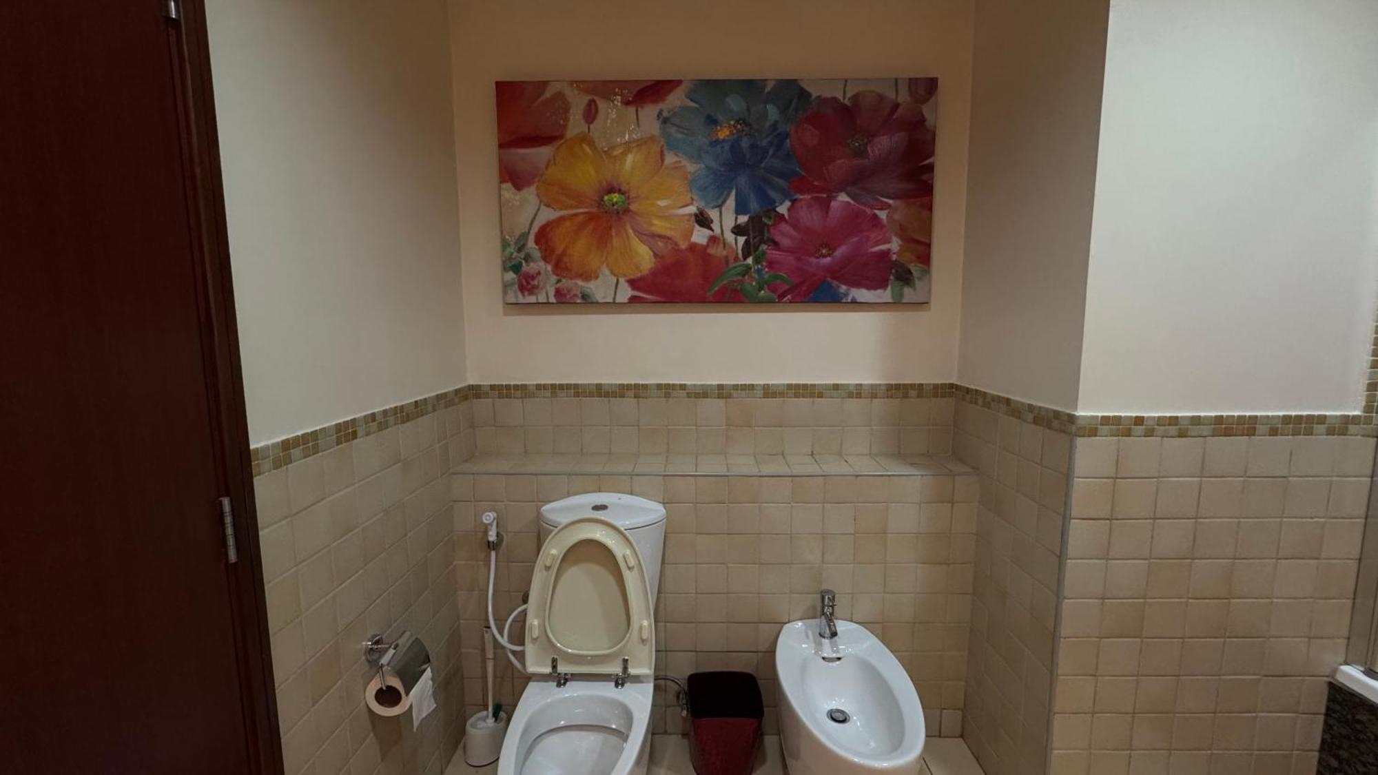 Executive Two Bedroom Facing Marina Mall Apartemen Dubai