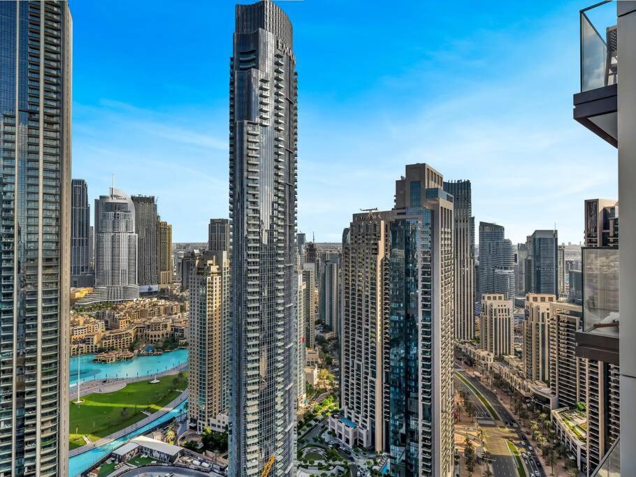 Modern High Rise 2br With Burj Khalifa Views, Steps From Opera And Near Mall Dubaï